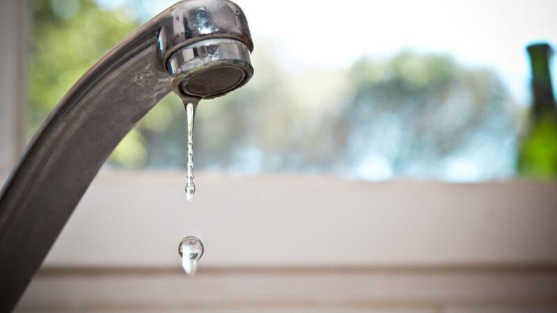 Robinet qui goutte : combien ça vous coûte vraiment + solution rapide à moins de 10 €